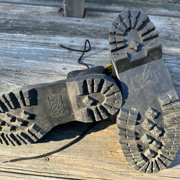 Dr. Martens Men’s Steel Toe Boot - black, 9-hole - Picture 6 of 7